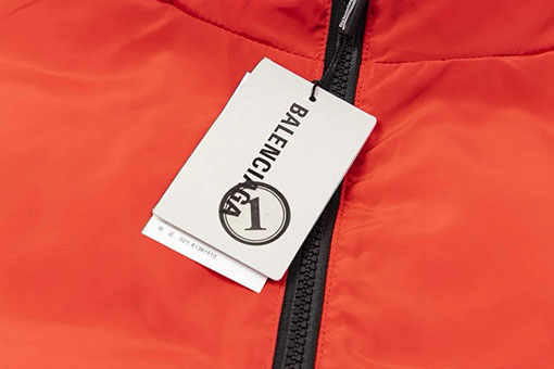 バレンシアガ SPORTS ICON TRACKSUIT ロゴプリントのハイネックジッパー付きリバーシブルコクーン型ダウンジャケット