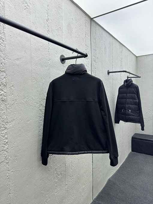 モンクレール 新作スタンドカラーパッチワークダウンジャケット