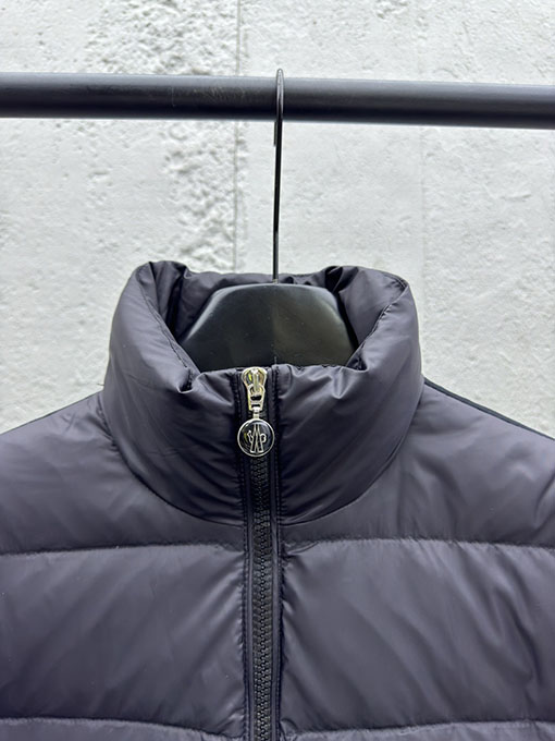 モンクレール 新作スタンドカラーパッチワークダウンジャケット