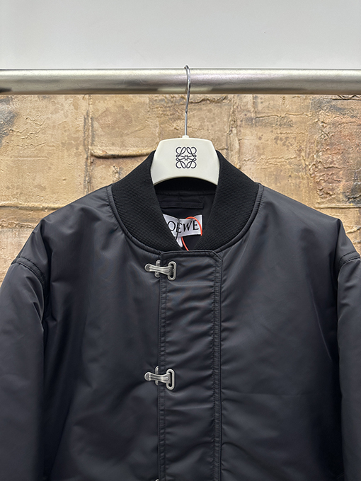 ロエベスーパーコピー ナイロンキルティングジャケット