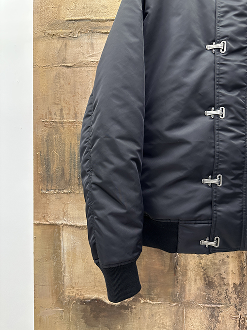 ロエベスーパーコピー ナイロンキルティングジャケット