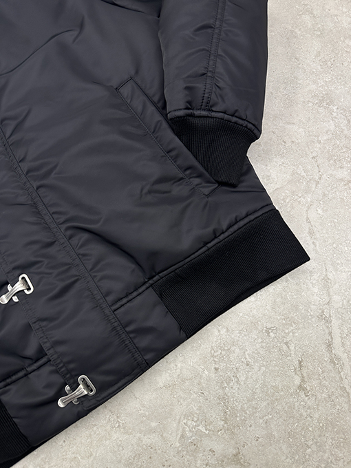 ロエベスーパーコピー ナイロンキルティングジャケット