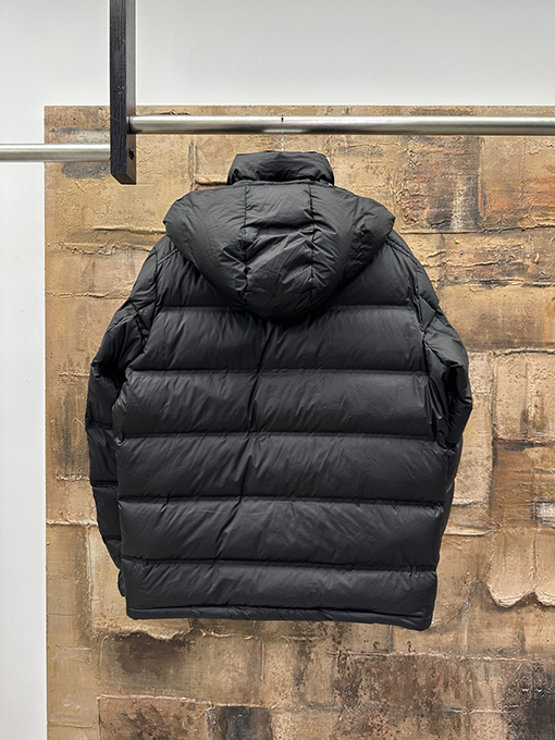 モンクレール 新しいクラシックキルティングダウンジャケット