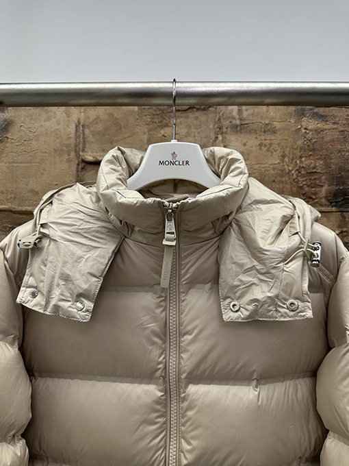 モンクレール 新しいクラシックキルティングダウンジャケット