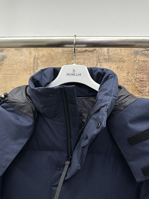 モンクレール 高級スキーダウンジャケット