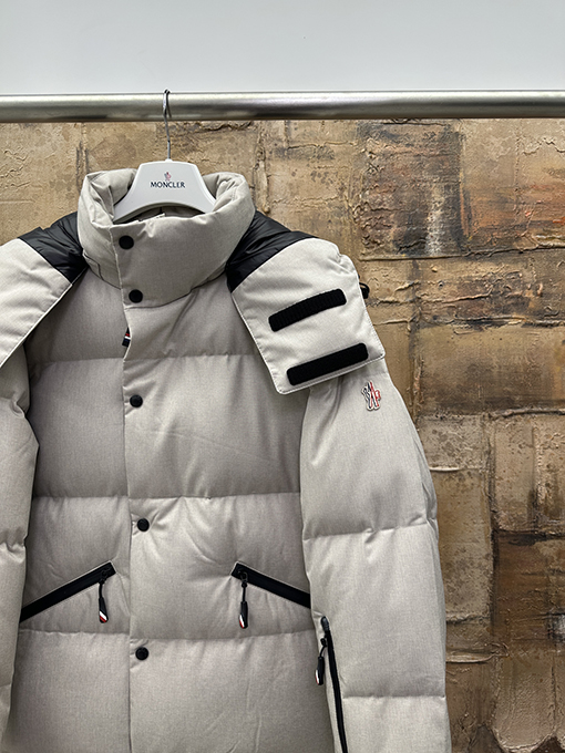 モンクレール 高級スキーダウンジャケット