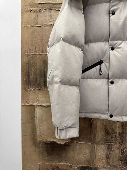 モンクレール 高級スキーダウンジャケット