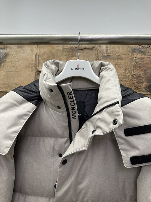 モンクレール 高級スキーダウンジャケット