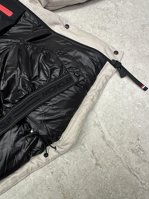 モンクレール 高級スキーダウンジャケット