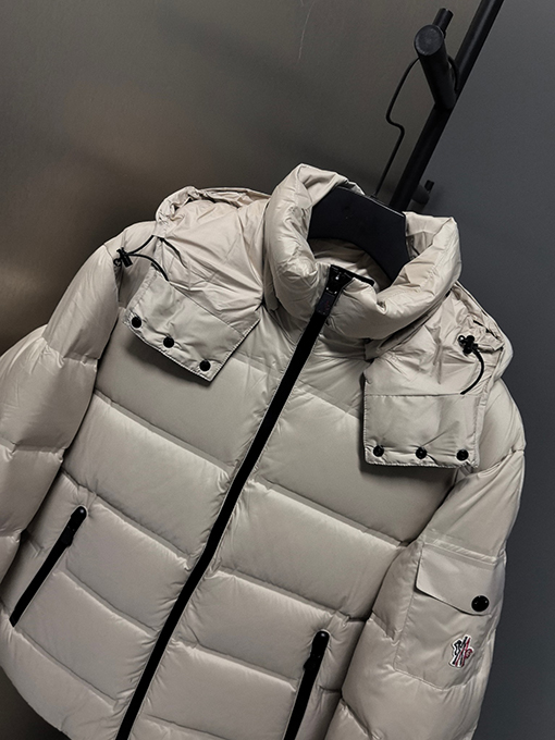 モンクレール Grenoble シームシールダウンジャケットシリーズ