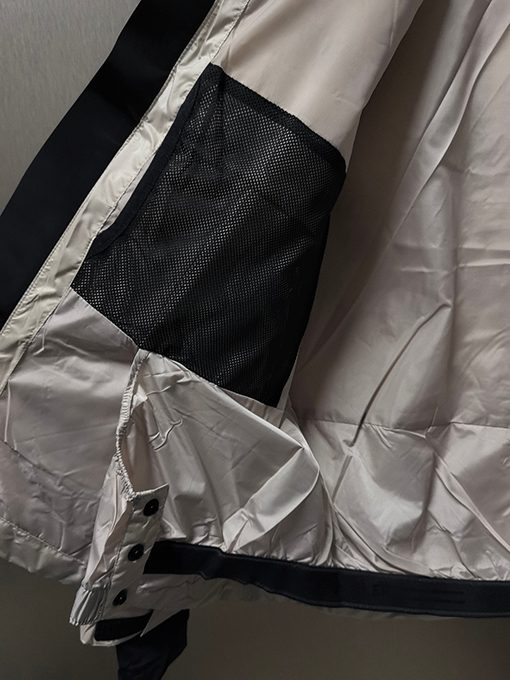 モンクレール Grenoble シームシールダウンジャケットシリーズ