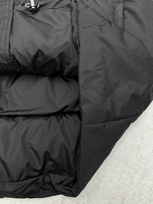 プラダスーパーコピー 新作の長袖ジップアップダウンジャケット