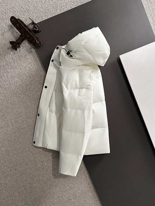 モンクレールコピー ファッショナブルな高級カスタムダウンジャケット