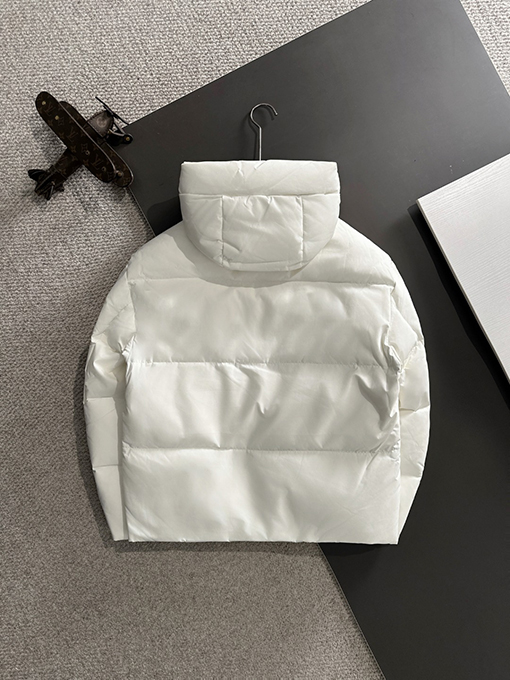 モンクレールコピー ファッショナブルな高級カスタムダウンジャケット