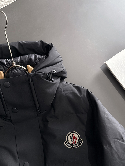 モンクレールコピー ファッショナブルな高級カスタムダウンジャケット