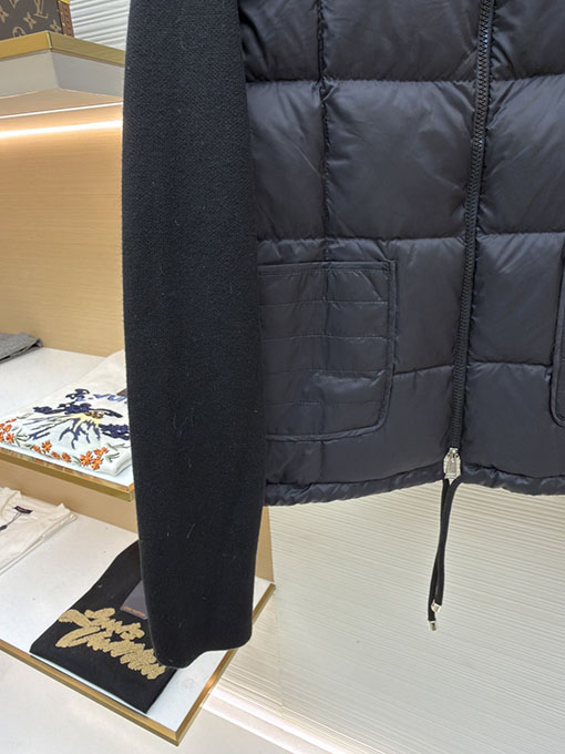 モンクレール Square-Quilted Padded ウールスタンドカラージップアップダウンジャケット