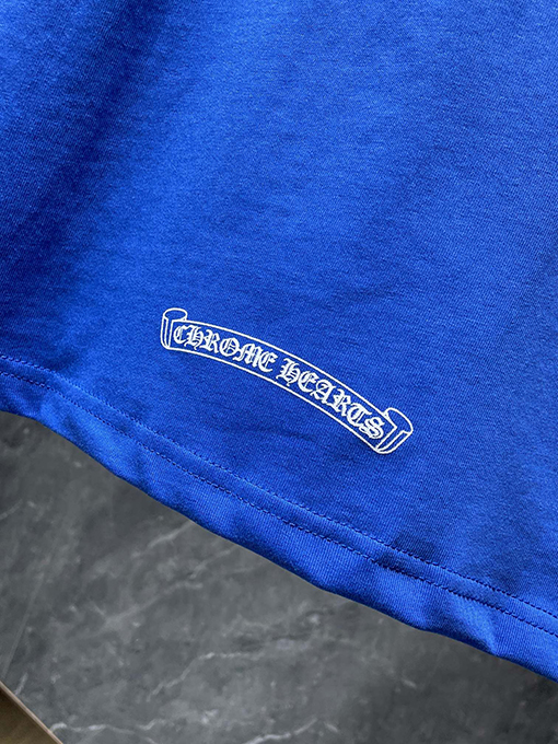 クロムハーツコピー サンスクリット文字のクロスと花の腕の巻物長袖シャツ