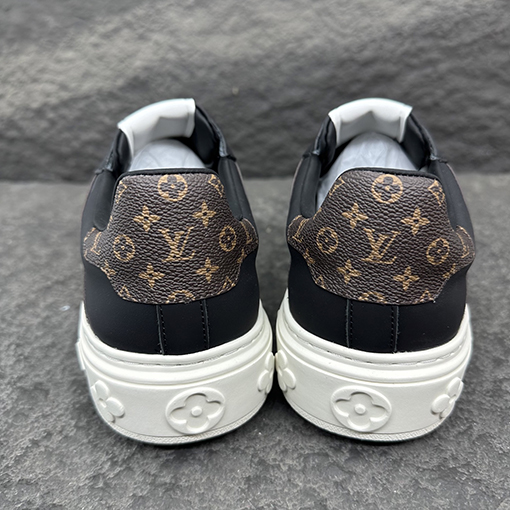 ルイヴィトン LV TIME OUT クラシックなカップルスニーカー