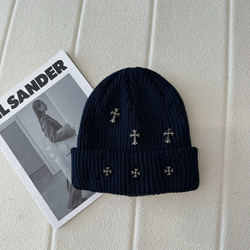 クロムハーツ 破れたニット帽