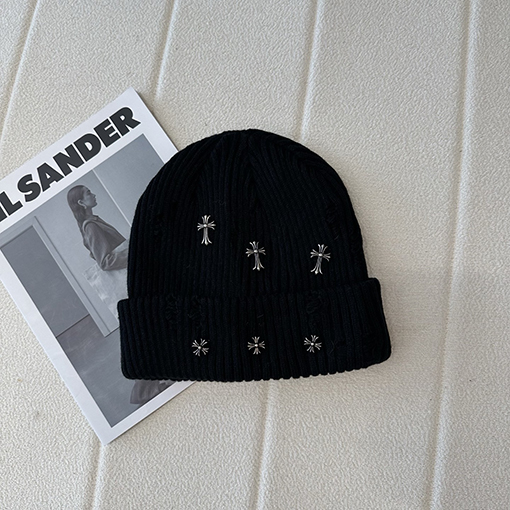 クロムハーツ 破れたニット帽