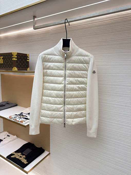 モンクレール 新モデルロゴパッチワークダウンジャケット
