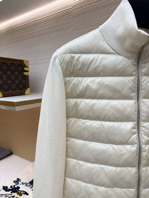 モンクレール 新モデルロゴパッチワークダウンジャケット