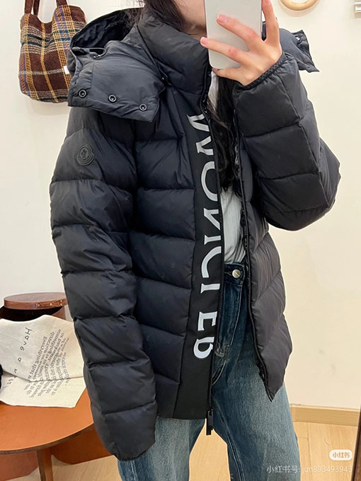 モンクレール ブラック ウォリアー デタッチャブル フード付きダウンジャケット