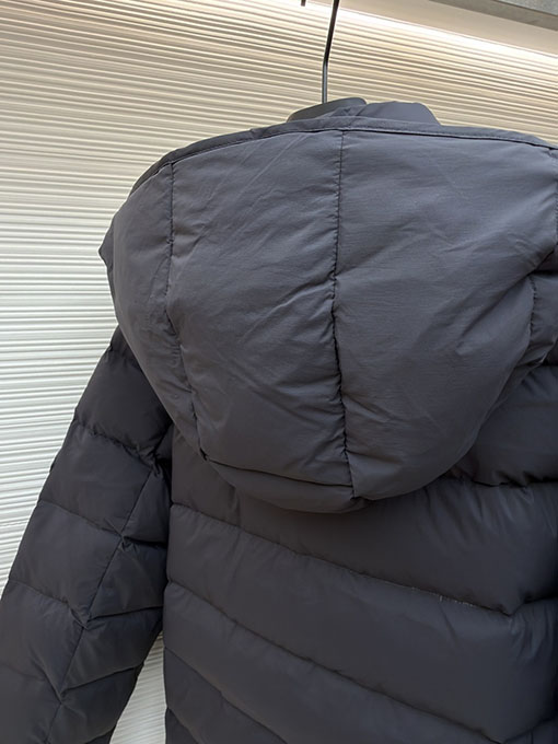 モンクレール ブラック ウォリアー デタッチャブル フード付きダウンジャケット