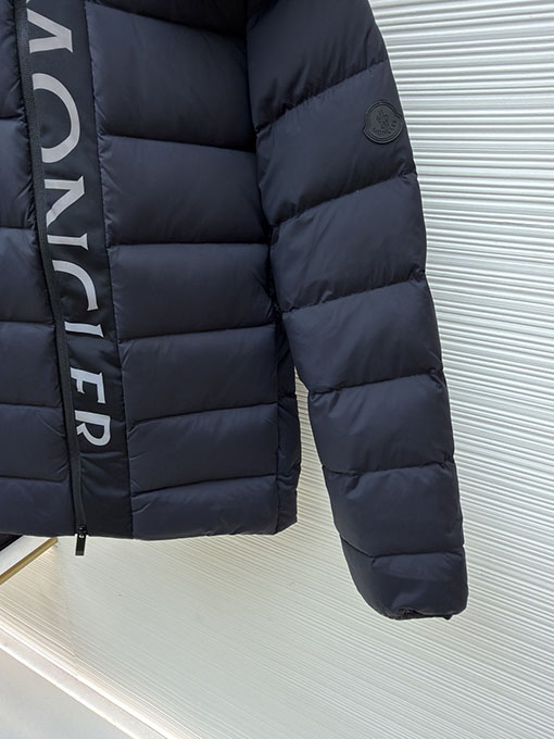 モンクレール ブラック ウォリアー デタッチャブル フード付きダウンジャケット