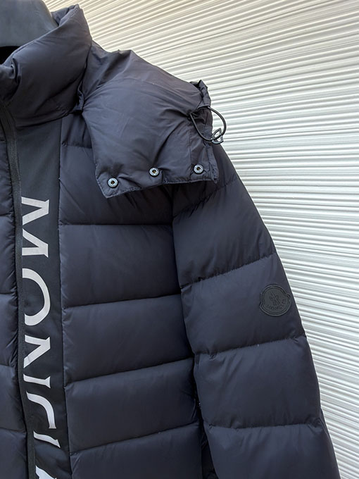 モンクレール ブラック ウォリアー デタッチャブル フード付きダウンジャケット