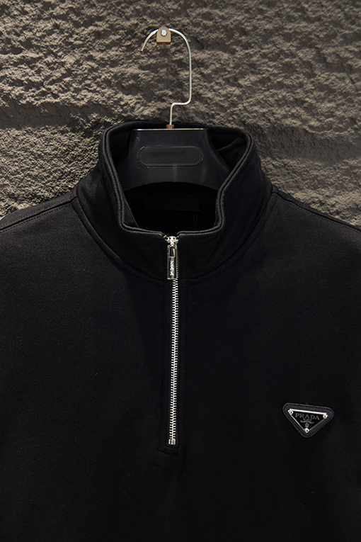プラダスーパーコピー ハーフジップオープンチェストスウェットシャツ