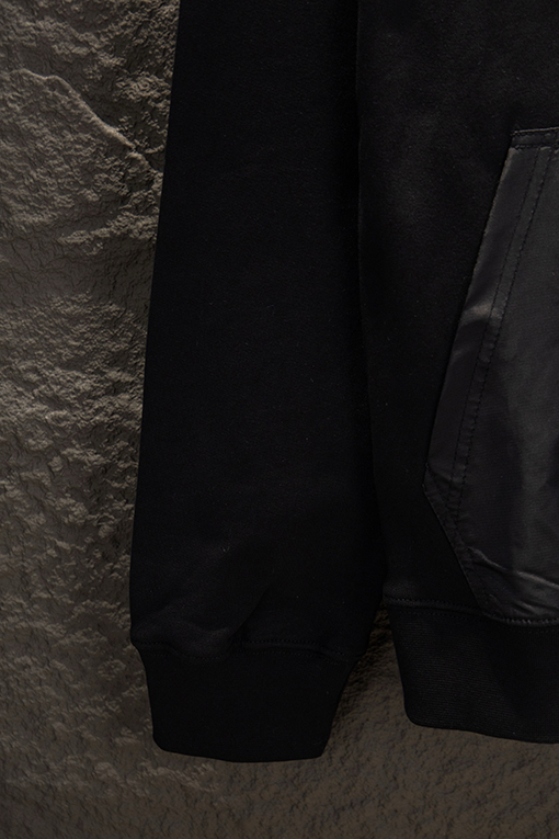 プラダスーパーコピー ハーフジップオープンチェストスウェットシャツ