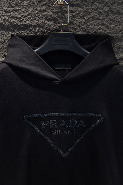 プラダ 新しいヘビーデューティー刺繍スウェットシャツ