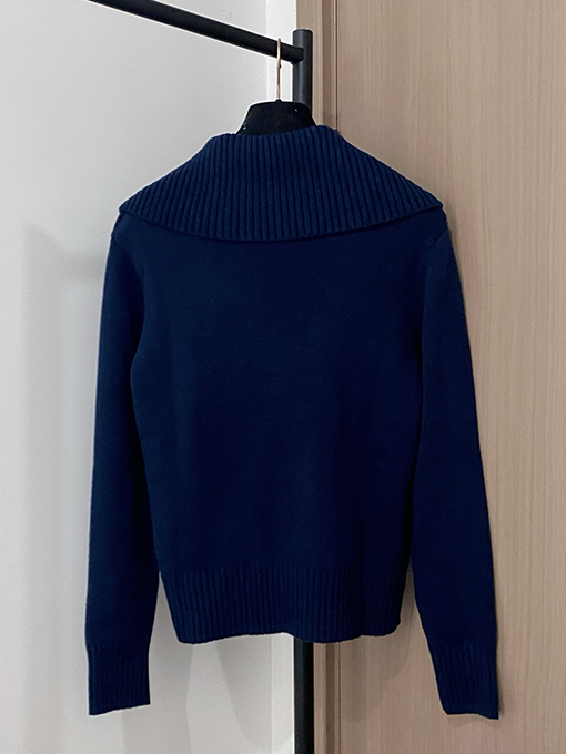 ディオール 新しいロゴ入り長袖トップス