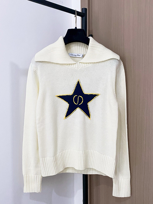 ディオール 新しいロゴ入り長袖トップス