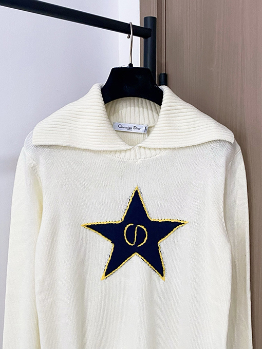 ディオール 新しいロゴ入り長袖トップス
