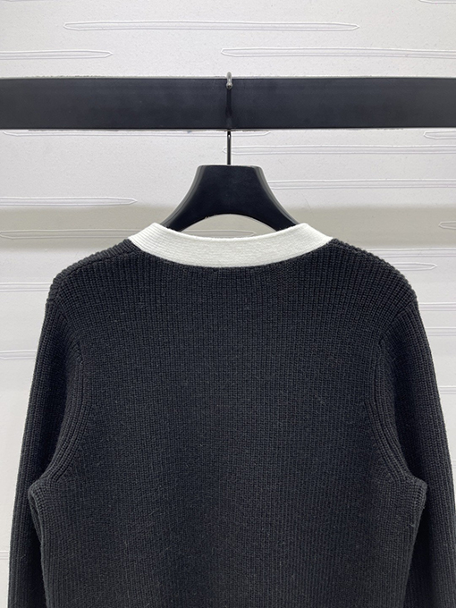 サンローランスーパーコピー 新しいレディースVネックニットカーディガン