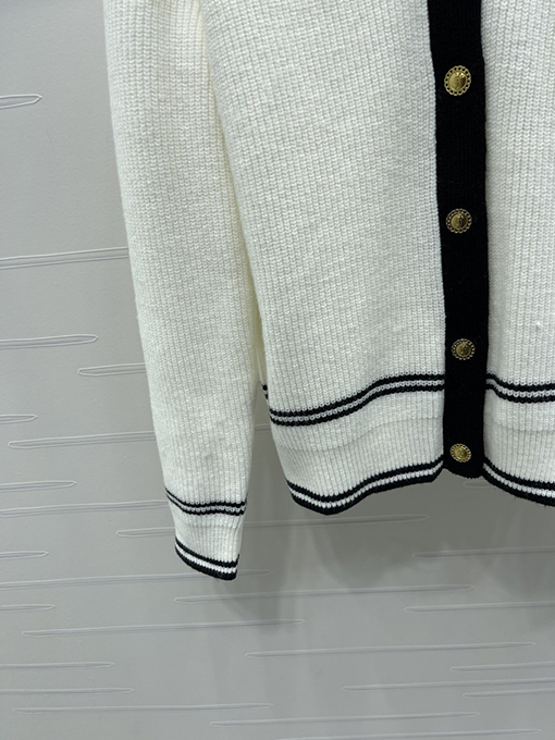 サンローランスーパーコピー 新しいレディースVネックニットカーディガン