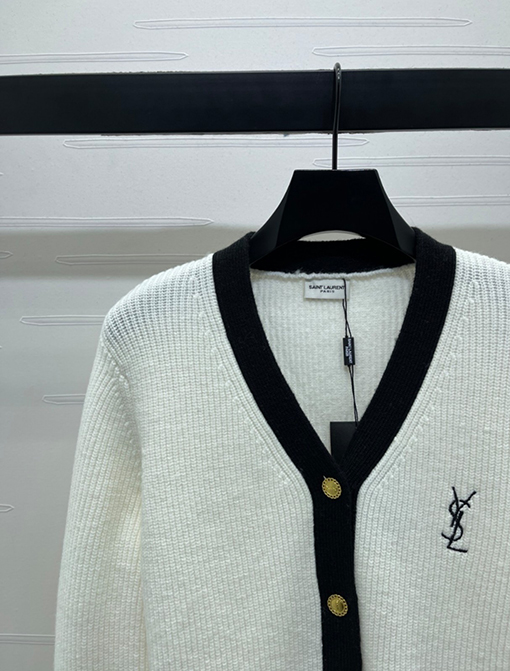 サンローランスーパーコピー 新しいレディースVネックニットカーディガン