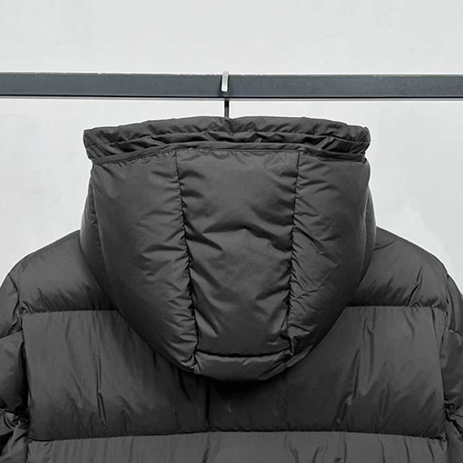 モンクレールスーパーコピー Hanoverian シリーズのマットロングダウンジャケット