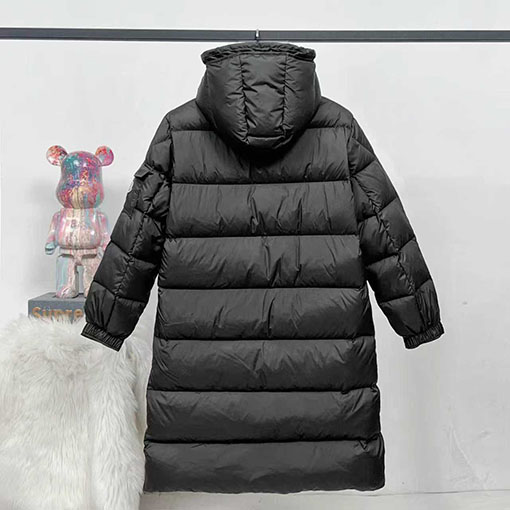 モンクレールスーパーコピー Hanoverian シリーズのマットロングダウンジャケット