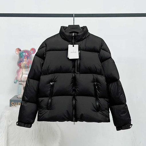 モンクレール BESBRE レザージッパーショートダウンジャケット