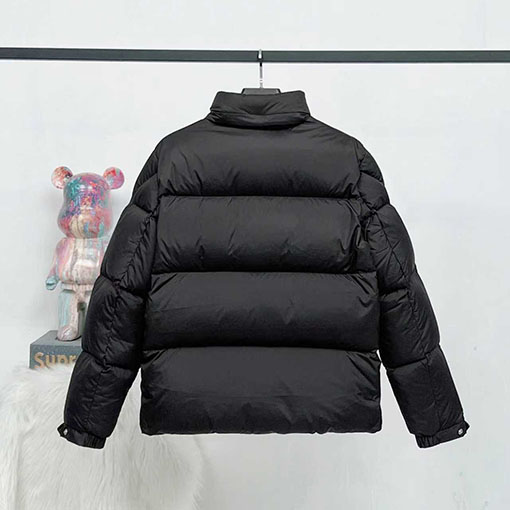 モンクレール BESBRE レザージッパーショートダウンジャケット