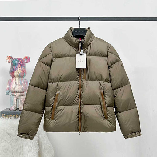 モンクレール BESBRE レザージッパーショートダウンジャケット