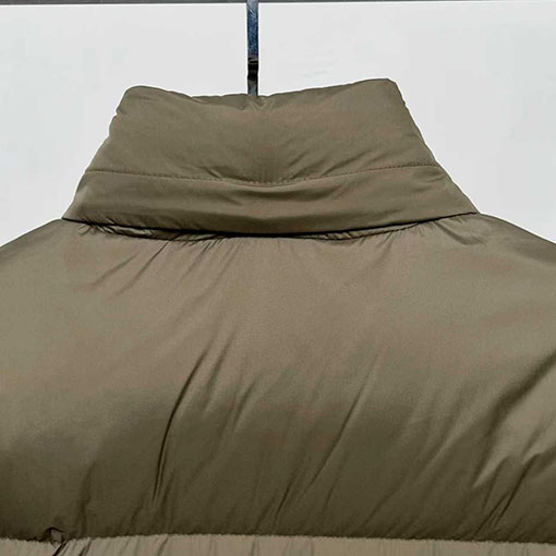 モンクレール BESBRE レザージッパーショートダウンジャケット