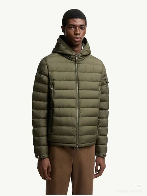 モンクレール Galion ショート丈フード付きダウンジャケット