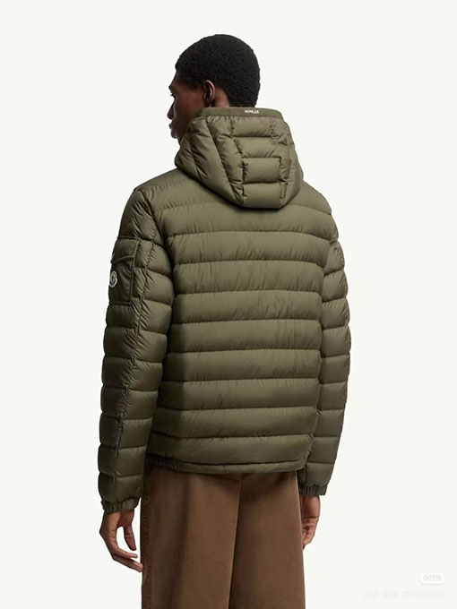 モンクレール Galion ショート丈フード付きダウンジャケット