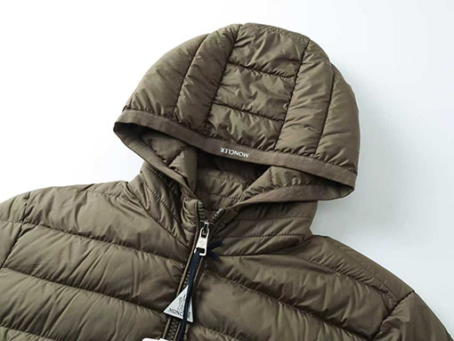 モンクレール Galion ショート丈フード付きダウンジャケット