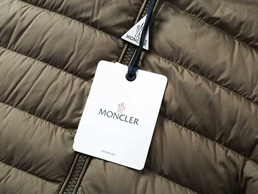 モンクレール Galion ショート丈フード付きダウンジャケット