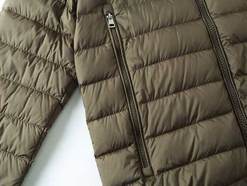 モンクレール Galion ショート丈フード付きダウンジャケット